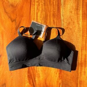 Under Outfit Women's Black Bra Size L NWOT